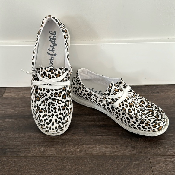 Gypsy Jazz Shoes - Gypsy jazz woman’s animal print shoes 9.5